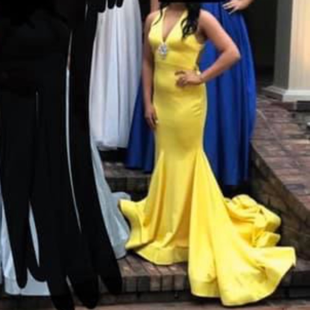 Size 4 yellow dress
